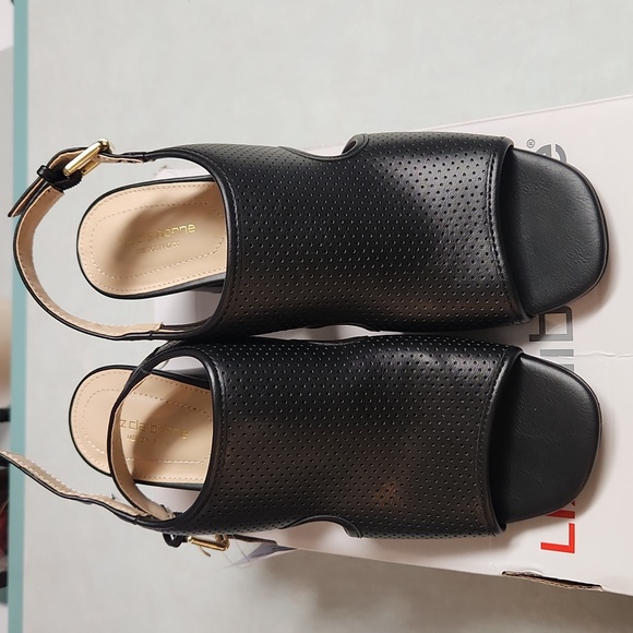 Liz Claiborne memory foam sandals - Picture 2 of 9